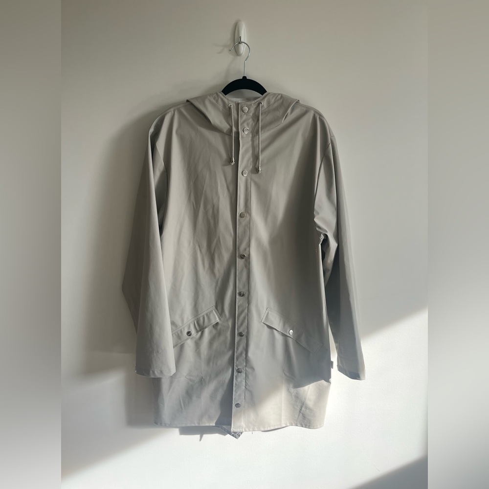 Rains Long Jacket. Light Grey. Size M/L.